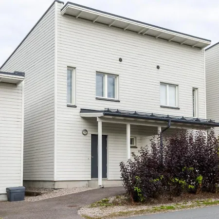 A Cozy Two Story With A Sauna Järvenpää